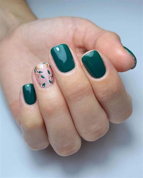 short simple nails design 11