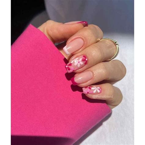 10 ideas de uñas rosas con blanco para lucir como toda una Barbie ...