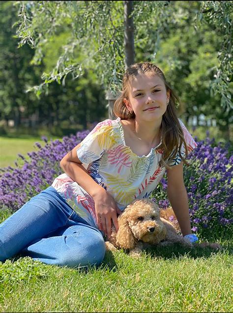 Neue Urlaubsfotos von Estelle und Oscar von Schweden | BUNTE.de