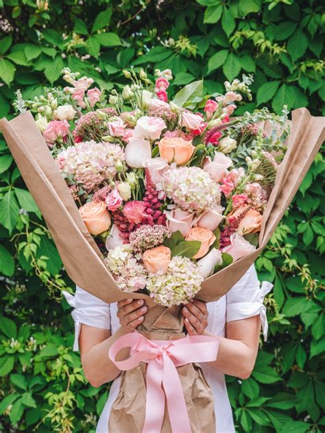 huge bouquet  flowers delivery  carla apgar blog
