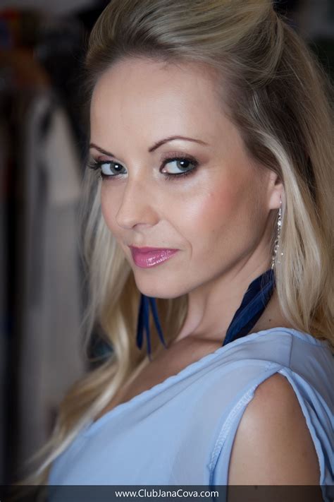 Jana Cova's Instagram, Twitter & Facebook on IDCrawl