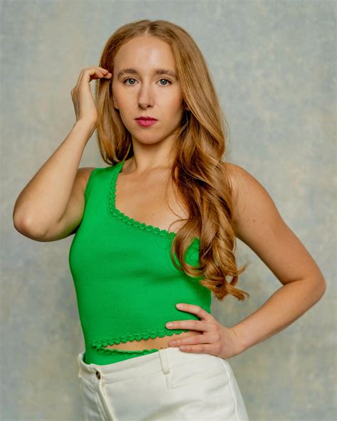 Actress Afton Smith 3
