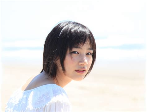 Jejeje! Rena Nounen(能年玲奈)'s Graduation Picture Becoming A Hot Topic ...