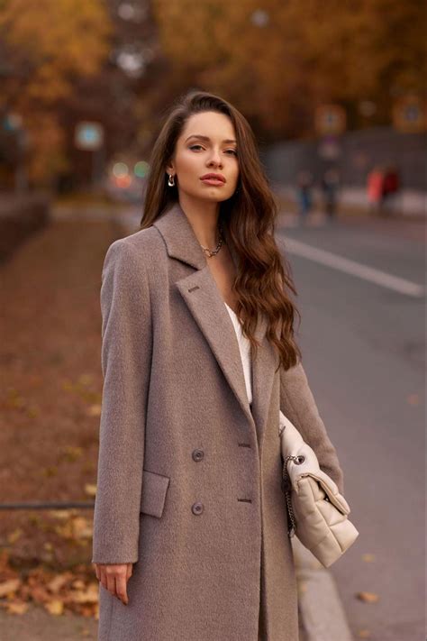 Social media split on hairstyle cropped vs long flowing locks 19