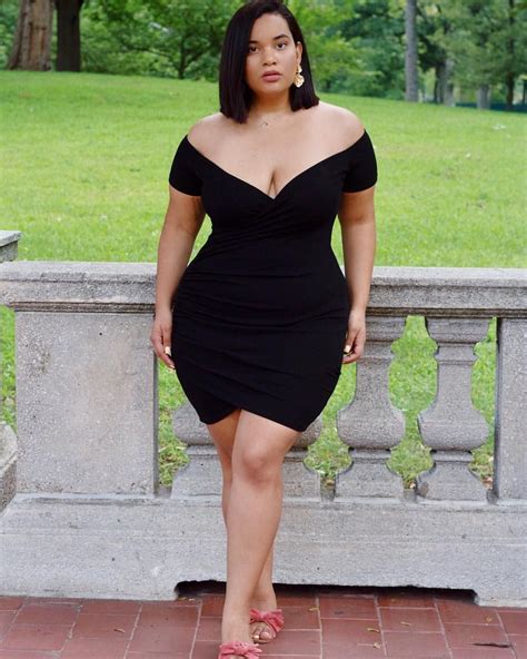 Love how well this dress from @fashionnovacurve hugs my body! 💃🏾 Dress ...