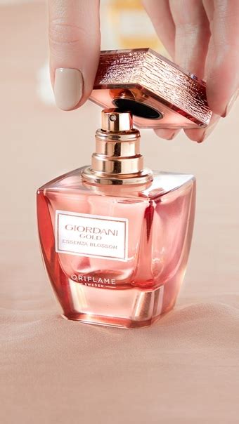 Духи Giordani Gold Essenza Blossom 殺 Излучайте элегантность и живите ...