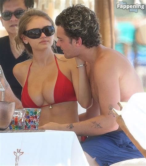 Leni Klum Displays Her Sexy Tits & Butt in a Red Bikini (32 Photos