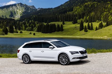 Nova Skoda Superb Combi - MotorO2