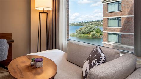 Waterfront Hotel & Dining in Renton WA | Hyatt Regency Lake Washington