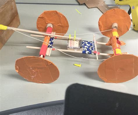 how to make a easy mousetrap car 6
