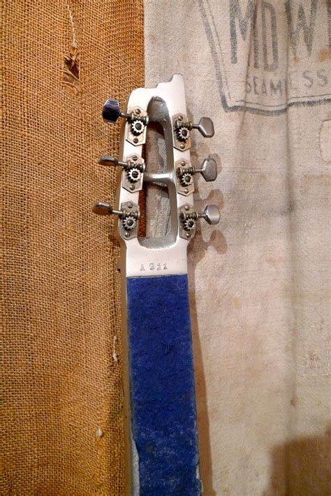 How To Tune A Dobro Guitar: Step-by-Step Guide