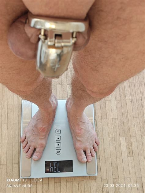 Mai 23th, 2024. Daily duty of the naked slave - 21 Pics | xHamster