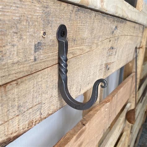 Traditional Blacksmithing / Ironworking Classes | Learn Metalworking