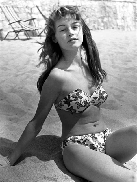 Stunning Photos of 19-Year-Old Brigitte Bardot Donned a Floral Bikini ...