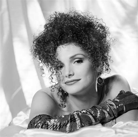 Mary Elizabeth Mastrantonio: Aaron Rapoport B&W Photo Shoot (1984) : r