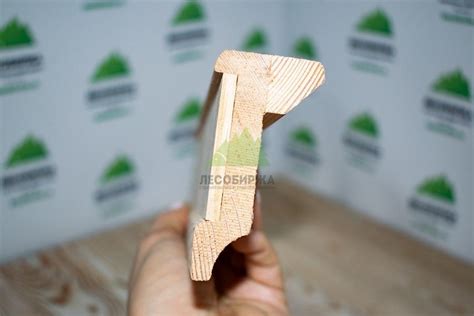 Плинтус на плитку в деревянном доме