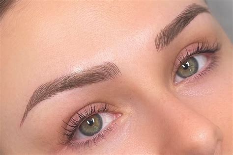 Eyebrow Microblading in Calgary: A Step-by-Step Guide - Amorinipanini