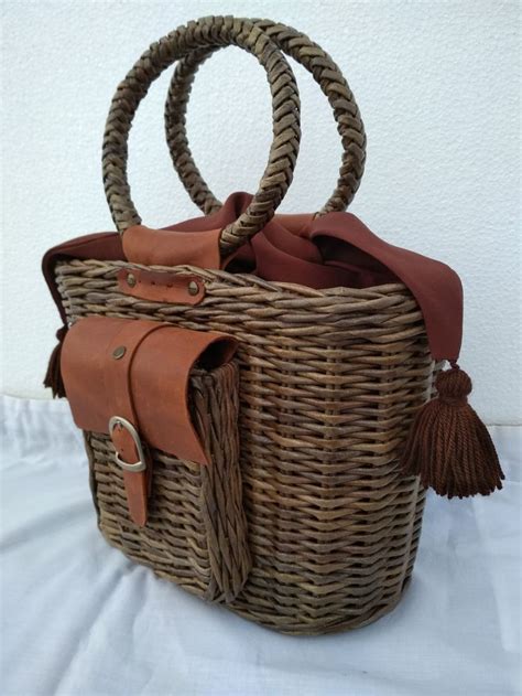 Плетеная сумка ручной работы. | Wicker bags, Stylish leather bags ...