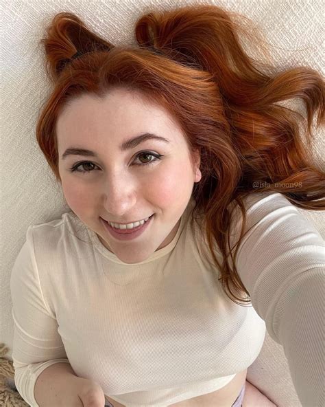 Who is Isla Moon? Age, Career, Family, Net Worth, Height Bio 2024