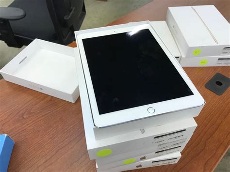APPLE IPAD AIR, WIFI, 16 GB, SILVER, MODEL A1566