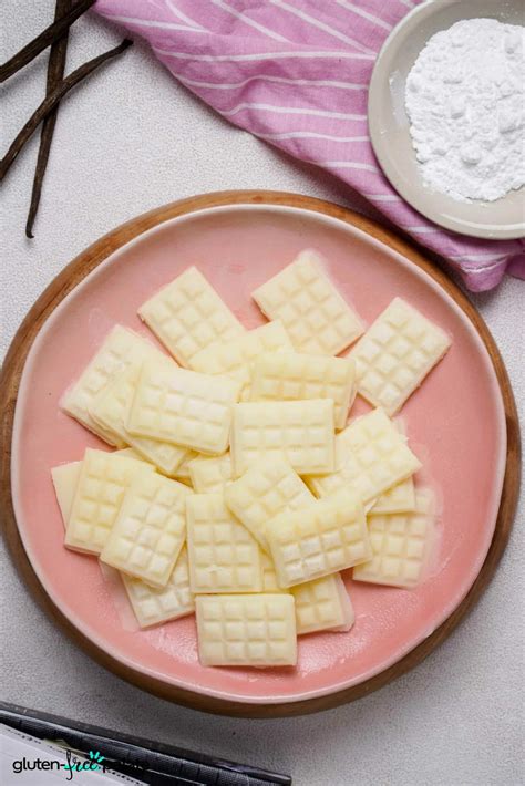 Homemade Vegan White Chocolate (5 Ingredients)