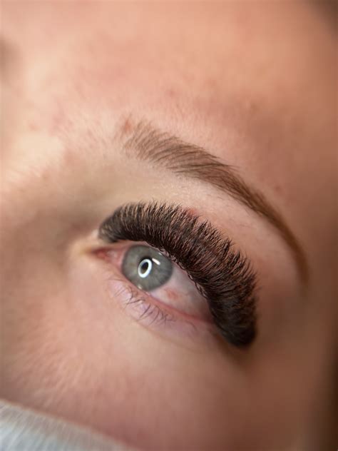 Sammy Hatchard Makeup Artist - Hey pretty ladies would just like to say