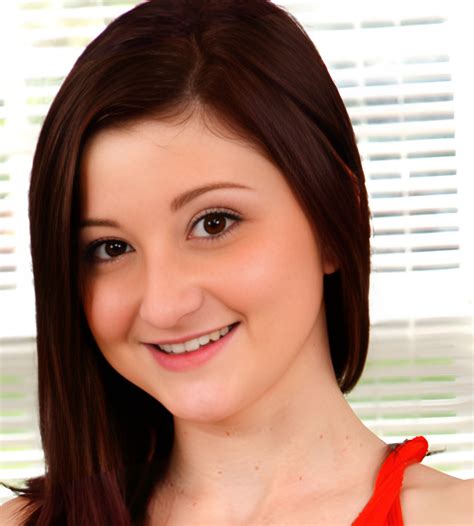 Hailey Little (Actress) Height, Weight, Wiki, Biography, Boyfriend, Age