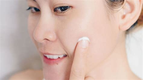 Thuốc Isotretinoin là gì? Công dụng, lưu ý tác dụng phụ | Hoàn Mỹ