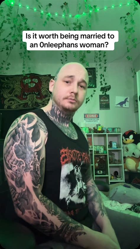 Jurassic Bakes | Come join the community! @lainabearrknee #community #