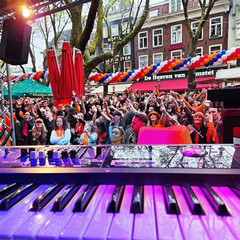 About Jennifer Lynn - Jennifer Lynn