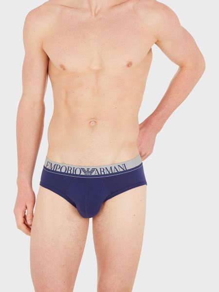 Трусы брифы Emporio Armani The New Icon - купить с доставкой по ...