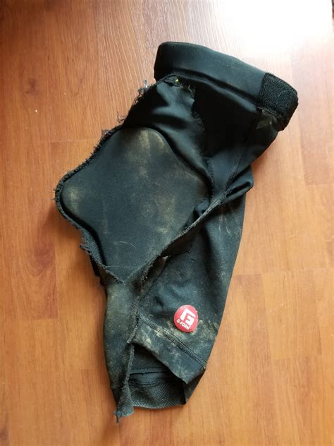 WARNING: G-Form Knee Pads are dangerous crap : r/mountainbiking