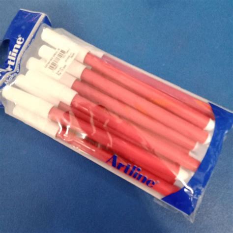 spidol kecil artline merah
