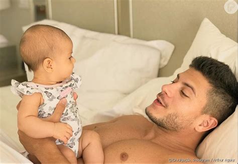 Quem É O Pai De Arthur Aguiar - Arthur Aguiar contou que mudou a percepção do mundo após ser pai ...