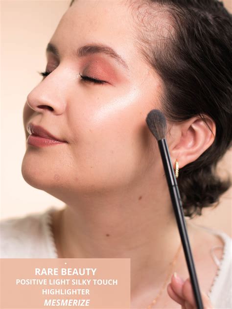 rare beauty positive light silky touch highlighter revue avis
