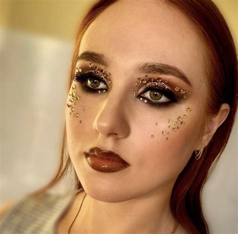 Стрелки , макияж со стразами . Makeup