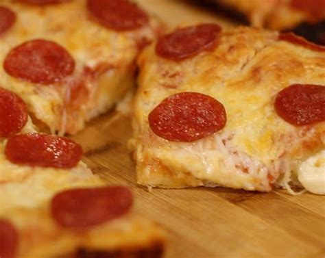 Stuffed Crust Deep Deep Dish Pizza Recipe | SideChef