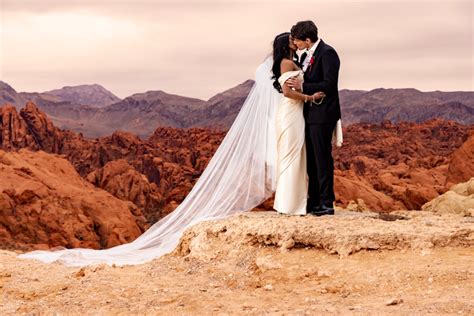 Valley of Fire Wedding Packages - Scenic Las Vegas Weddings