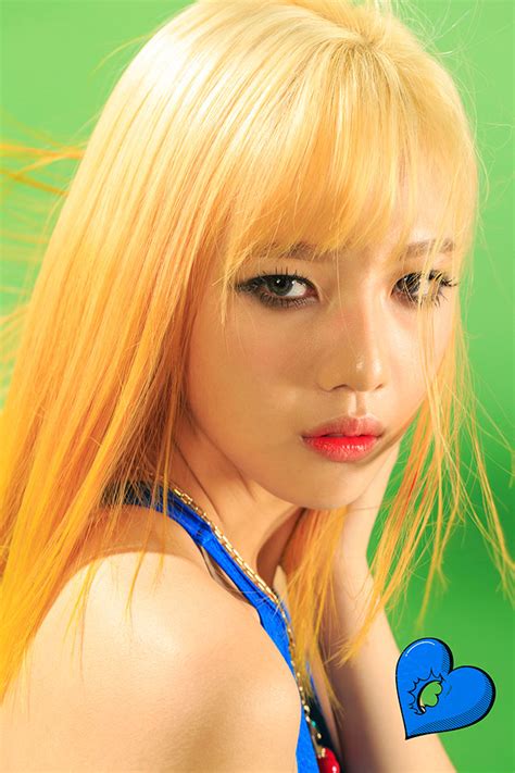 Red Velvet Releases Joy's "Russian Roulette" Teasers | Soompi
