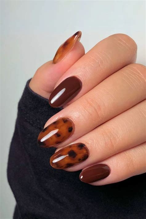 Get on Trend with These 30 Gorgeous Tortoise Shell Nail Ideas
