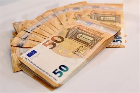 Prestito 7000 euro: rate, interessi e simulazione - simulareprestito.it