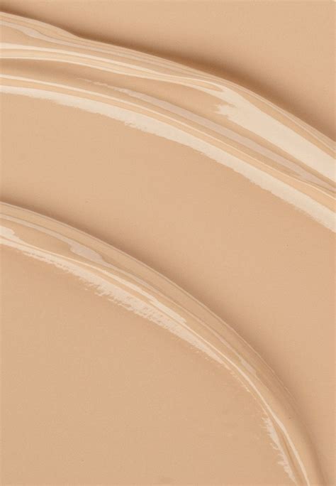 Консилер Inglot с плотностью покрытия от средней до плотной, цвет ...