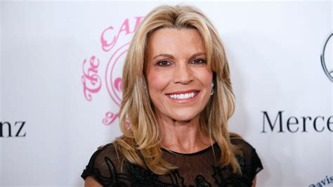 Watch Vanna White get first tattoo from artist daughter Gigi