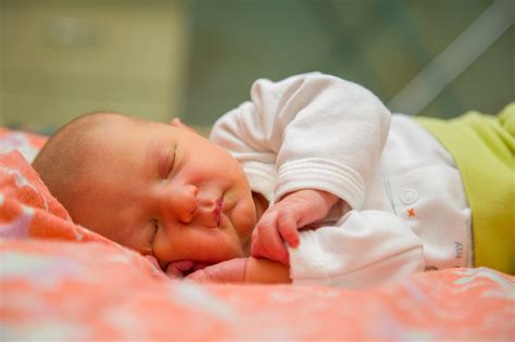 Jaundice Symptoms In Newborns 5 Easy Jaundice Test For Early Diagnosis