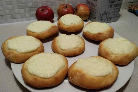 Солодкі ватрушки з сиром