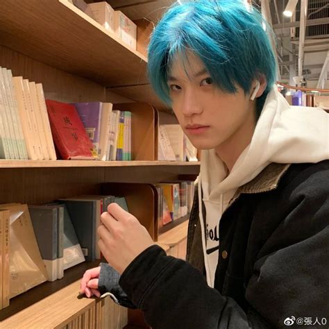 Pin on Trai đẹp Trung Quốc | Short blue hair, Pastel blue hair, Mens ...