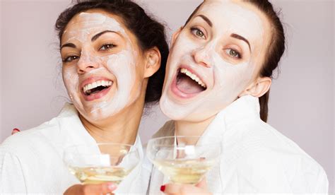 Face Masks Are Making A Beauty Comeback, Here's Are Top Picks