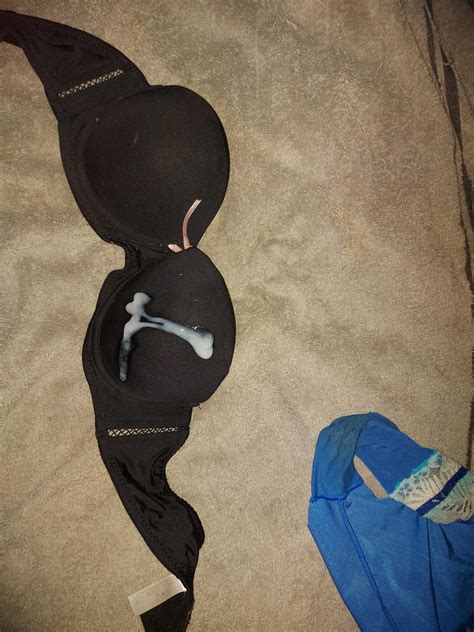 Sisters old bra and panties I used to jerk with | Scrolller