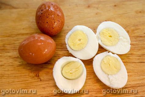 Яйца, фаршированные консервированной рыбой. Рецепт с фото