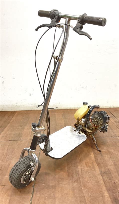 Lot - Zooma Gas Powered Scooter